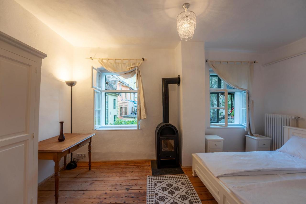 Casa Josef Bacon - La Strada - Aparthotel Sighisoara Ngoại thất bức ảnh