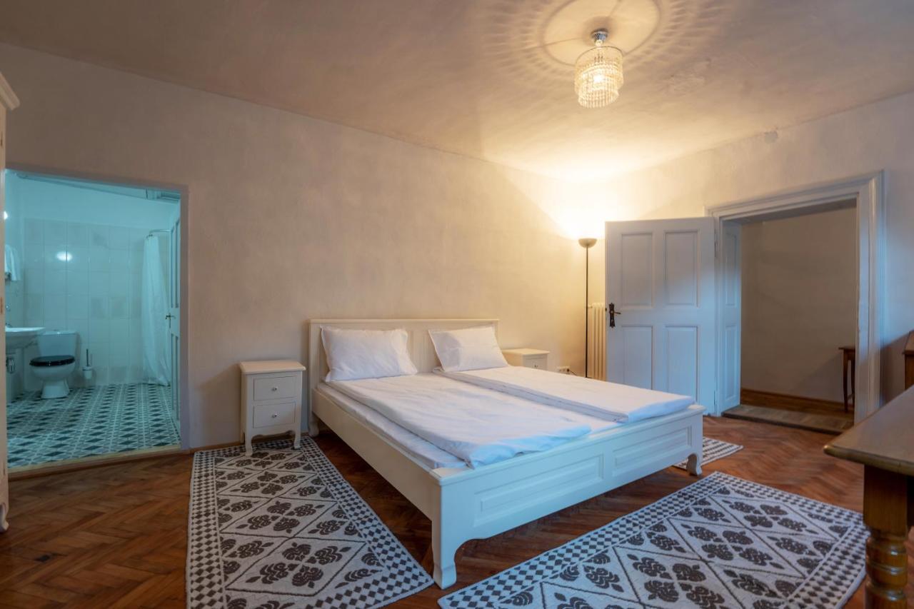 Casa Josef Bacon - La Strada - Aparthotel Sighisoara Ngoại thất bức ảnh