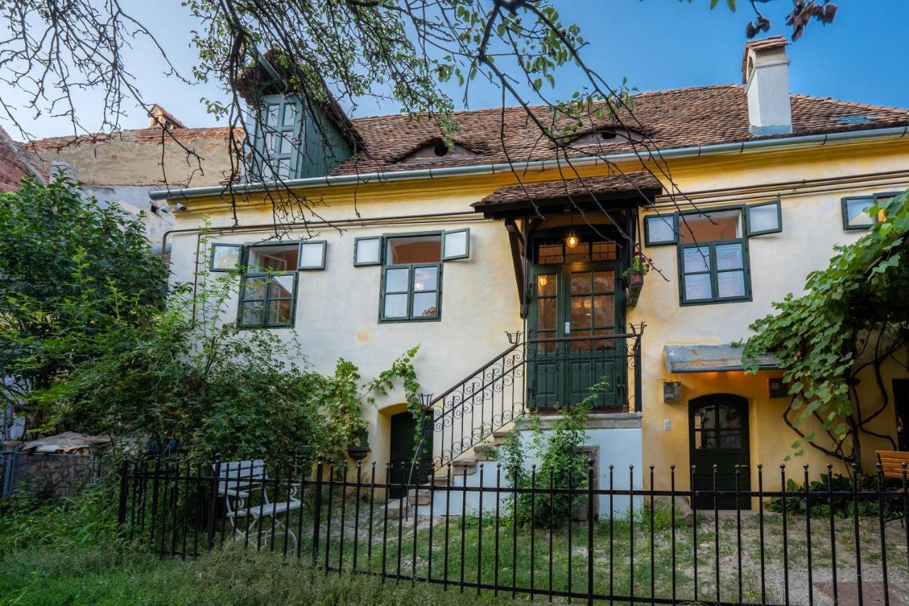 Casa Josef Bacon - La Strada - Aparthotel Sighisoara Ngoại thất bức ảnh